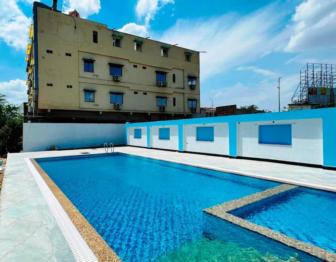 Dabok Hotel The Mewar מראה חיצוני תמונה