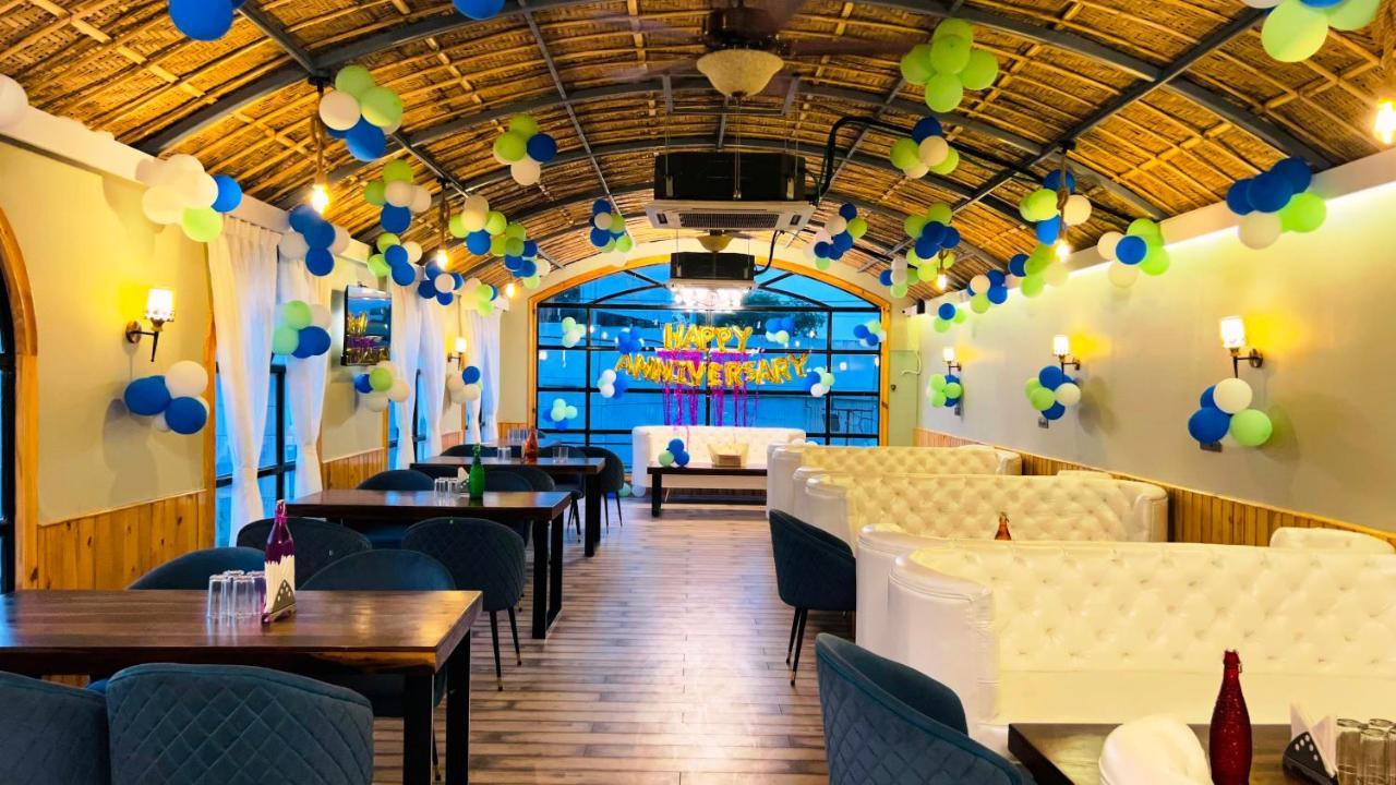 Dabok Hotel The Mewar מראה חיצוני תמונה