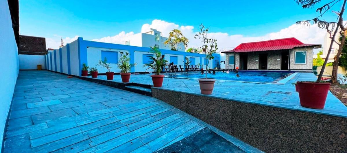 Dabok Hotel The Mewar מראה חיצוני תמונה